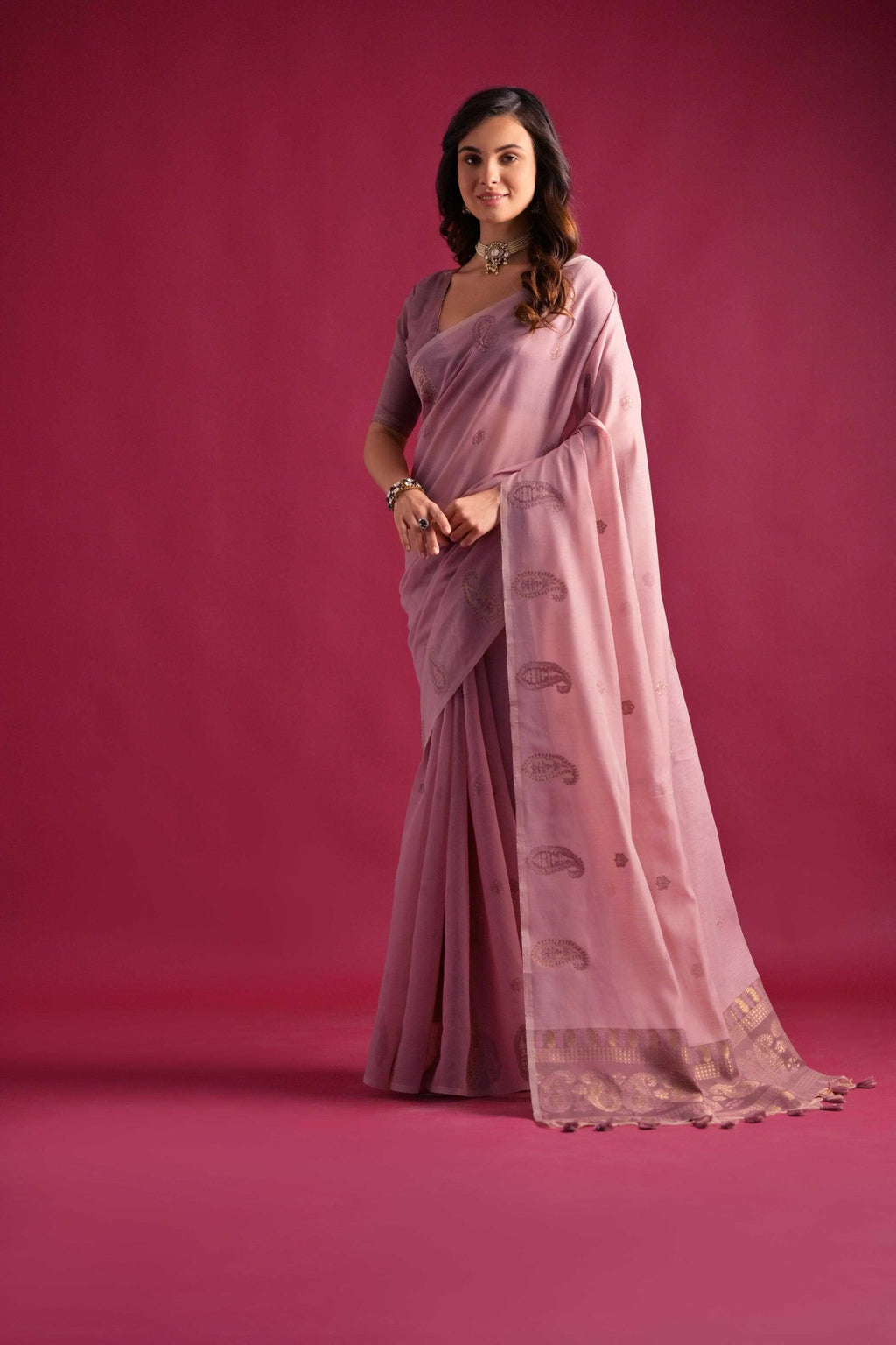 Soft Mul Cotton Saree With Classic Contrast Resham Weaving Pallu