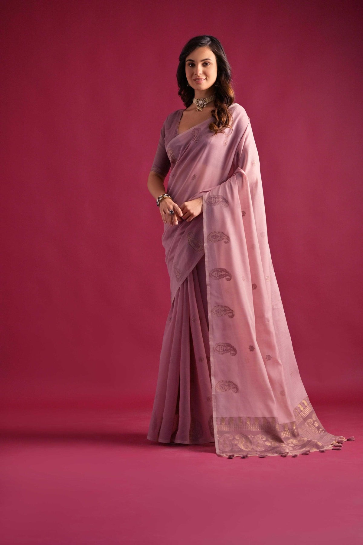 Soft Mul Cotton Saree With Classic Contrast Resham Weaving Pallu