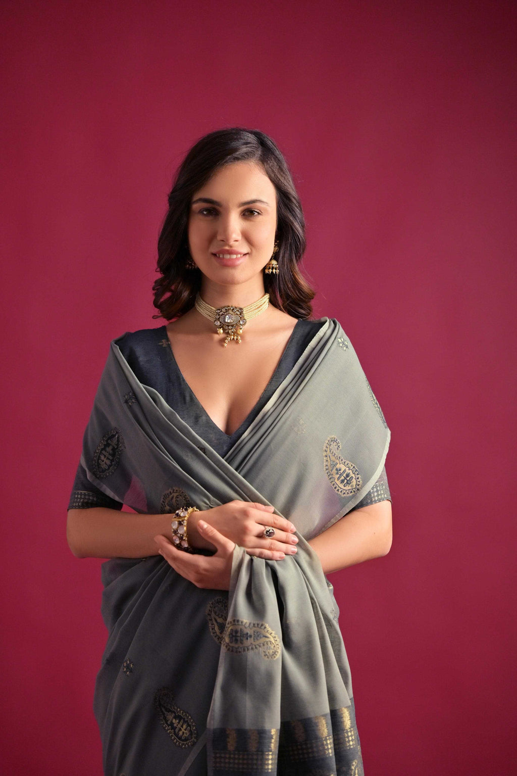 Soft Mul Cotton Saree With Classic Contrast Resham Weaving Pallu