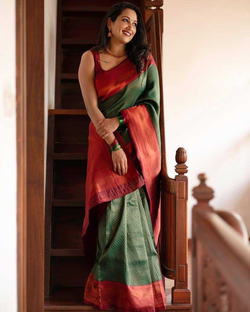 Traditional & Breathable Organic Banarasi Lichi Silk Saree